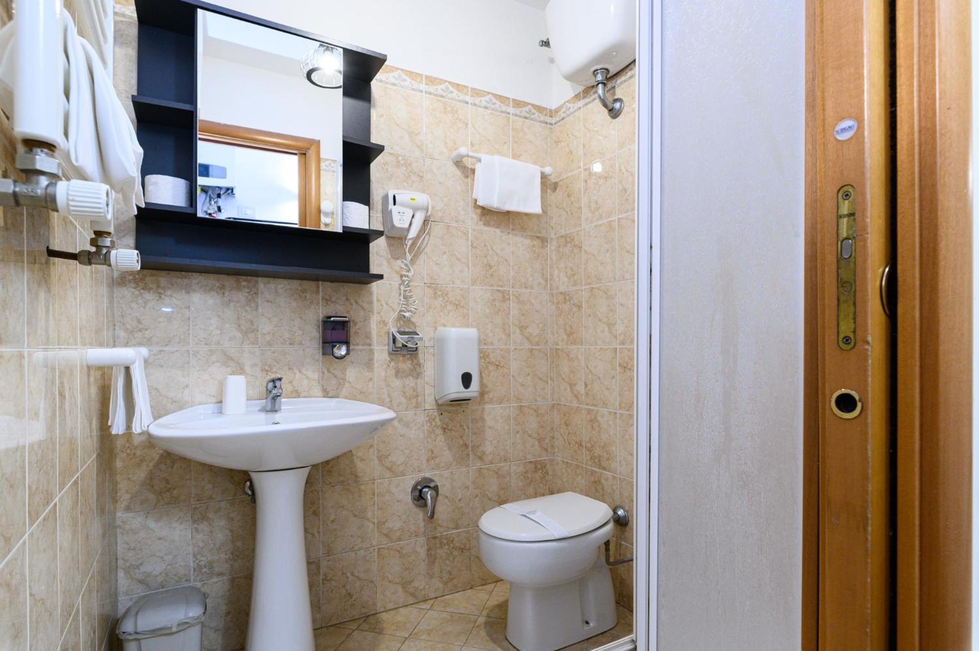 Apartment Julia Guesthouse Roma Exterior foto
